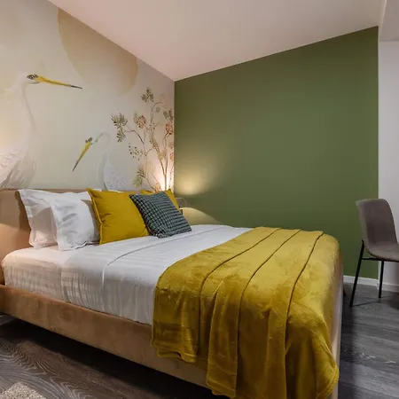 Lucky Cranes Bucarest