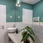 Lucky Cranes Bucareste