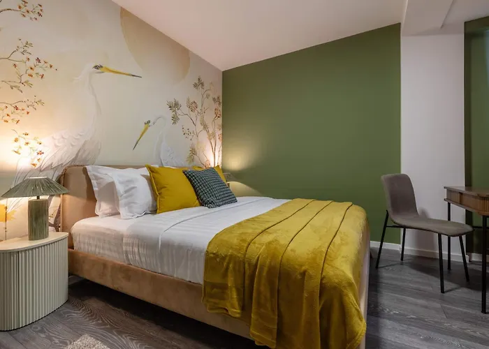 Lucky Cranes Bucarest